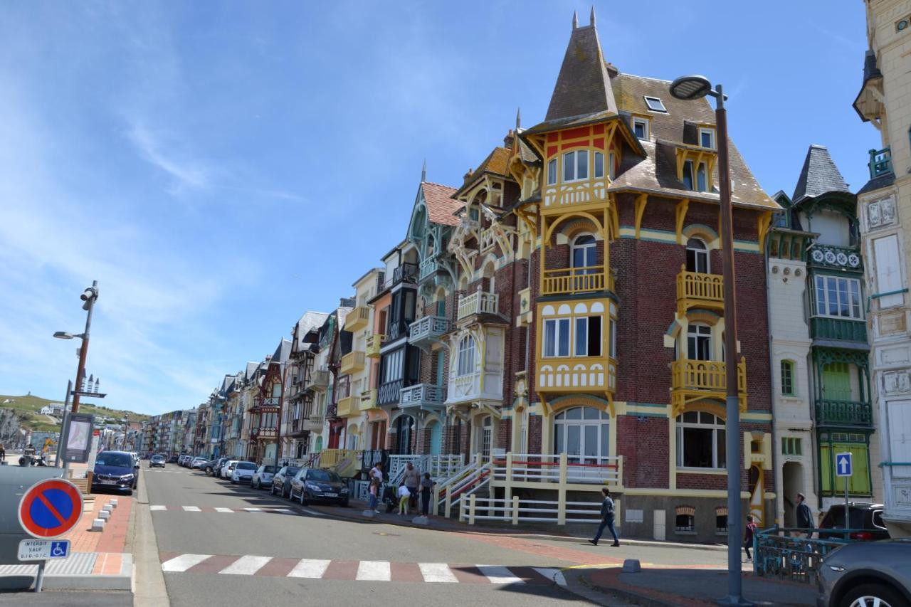 B&B Hotel Le Treport Friville Eksteriør bilde