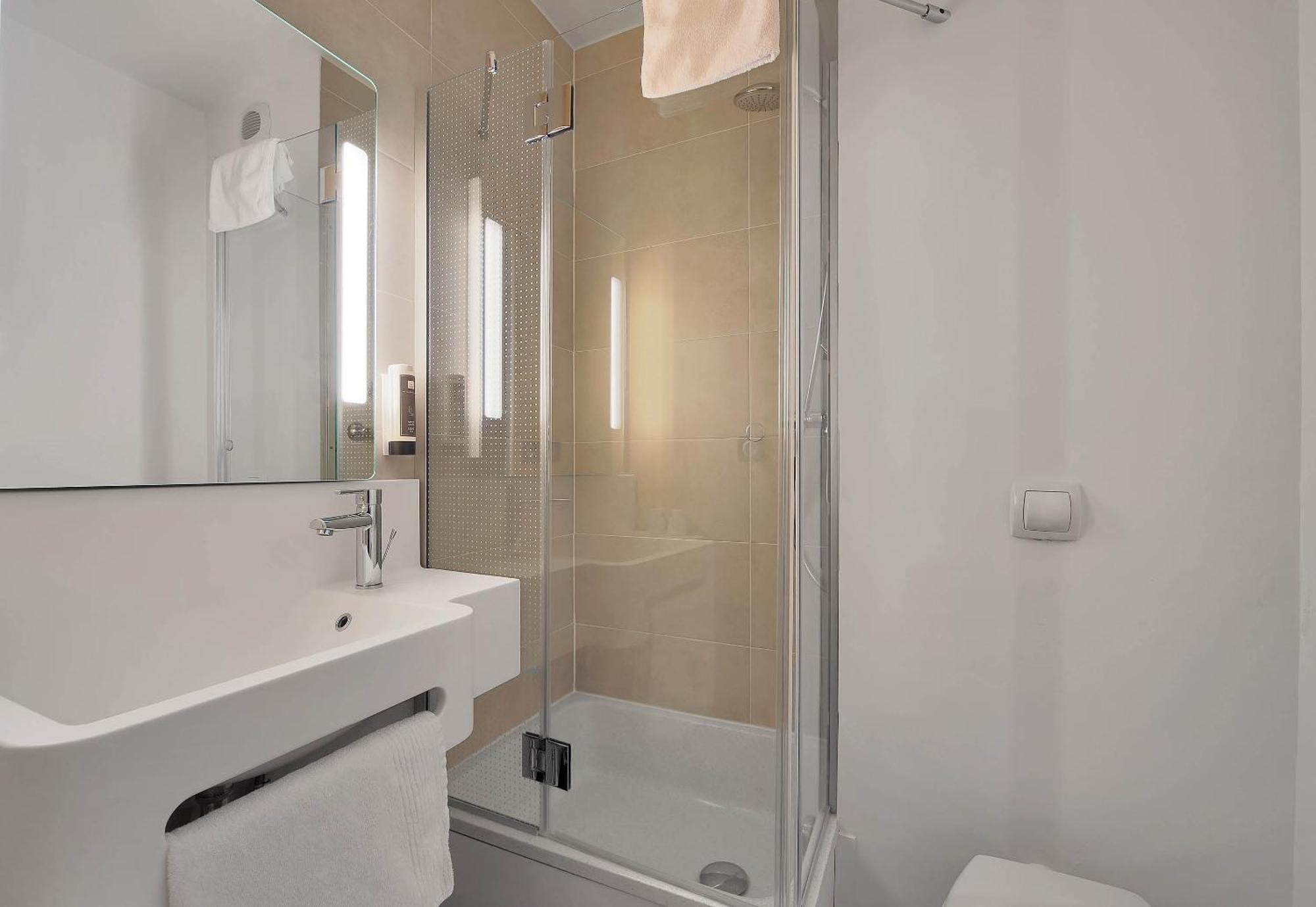 B&B Hotel Le Treport Friville Eksteriør bilde