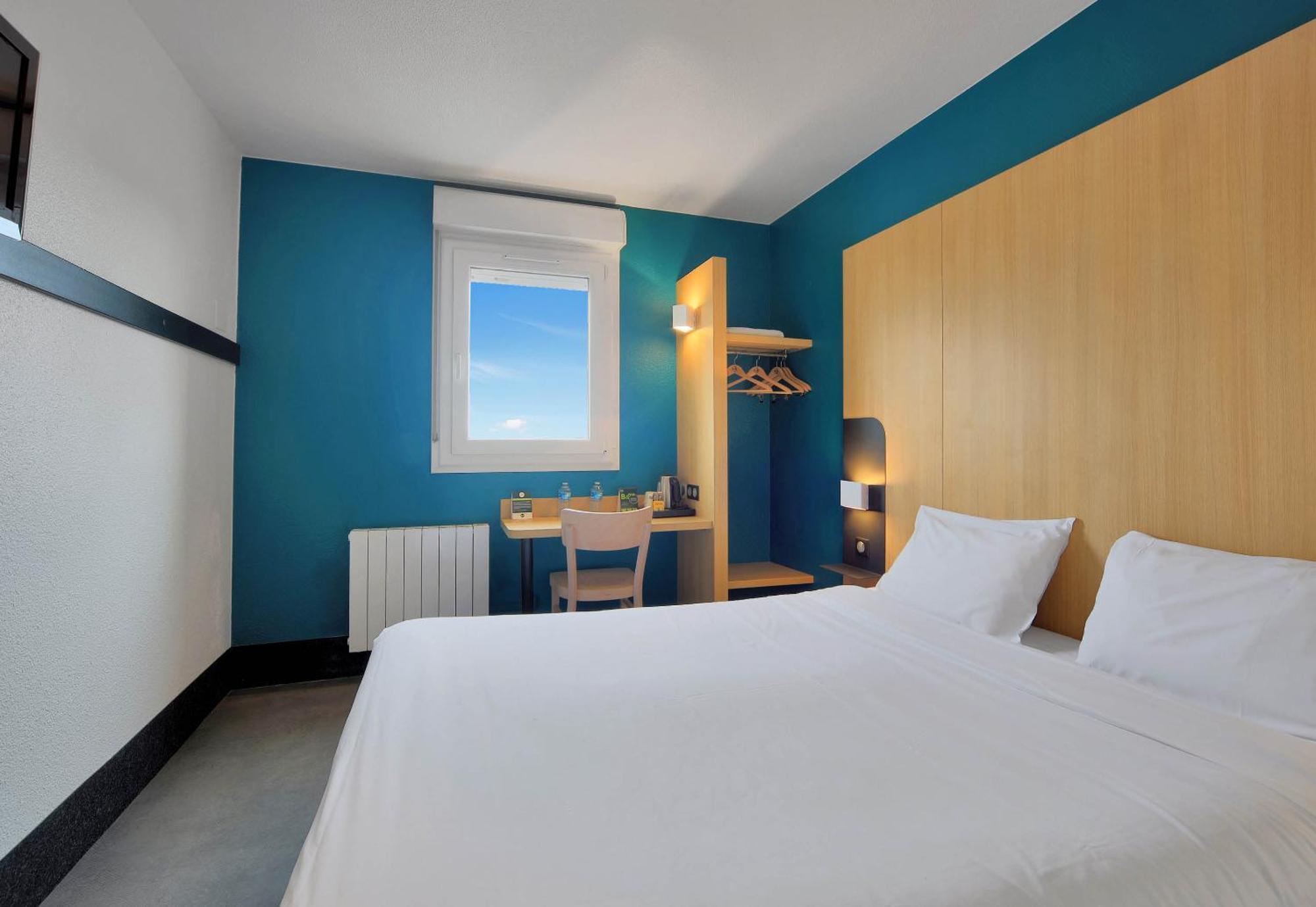 B&B Hotel Le Treport Friville Eksteriør bilde