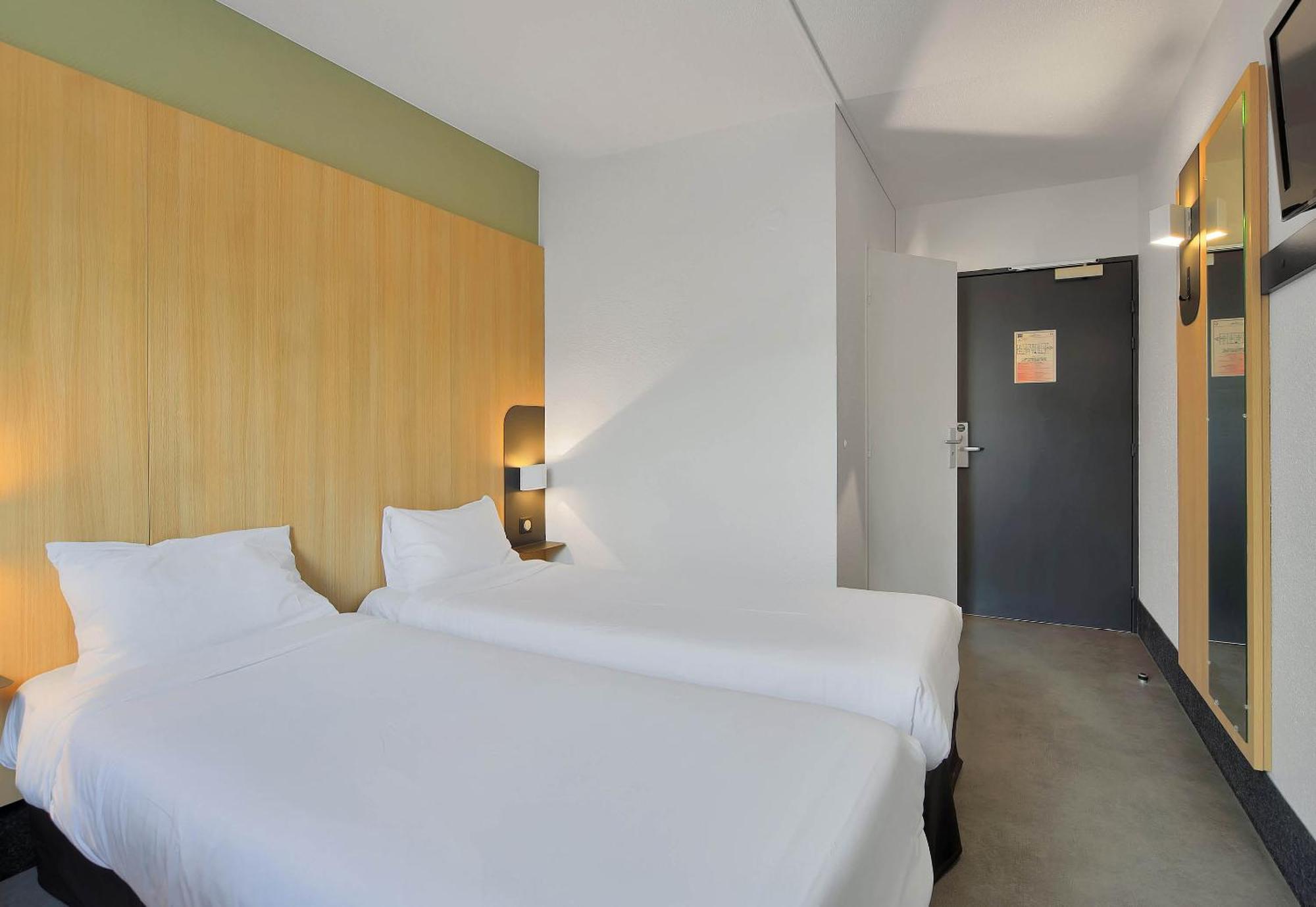 B&B Hotel Le Treport Friville Eksteriør bilde